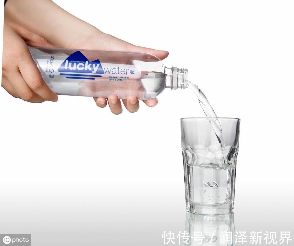 喝水|晨起空腹喝水好处多，但这3点不注意，喝了也是白喝！