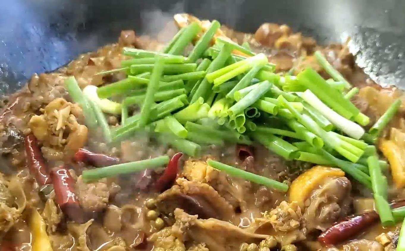 我家|鸭肉我家10次有9次这样做,麻辣爽口,胃口大开,吃完直呼过瘾