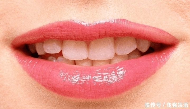 弄清楚|你适合涂口红还是涂唇釉?弄清楚3件事,可能你就明白了