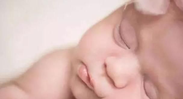 家长|孩子睡觉总是磨牙,是缺钙还是有蛔虫,家长要及时找到原因