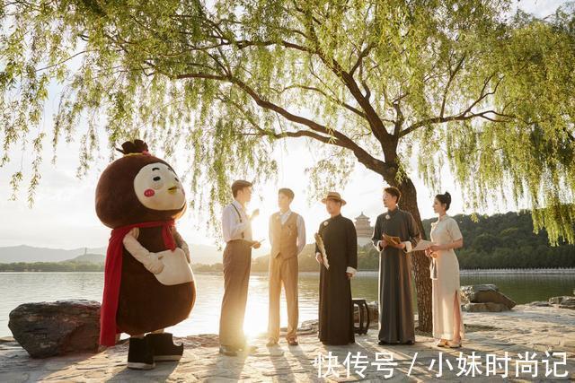 旗袍!又一新疆美女火了,被誉为“从敦煌壁画中走出来的女子”,惊艳