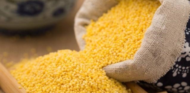 此物|爱喝小米粥的人 ,长寿不会远离你,但勿和此物搭配,早知早好!