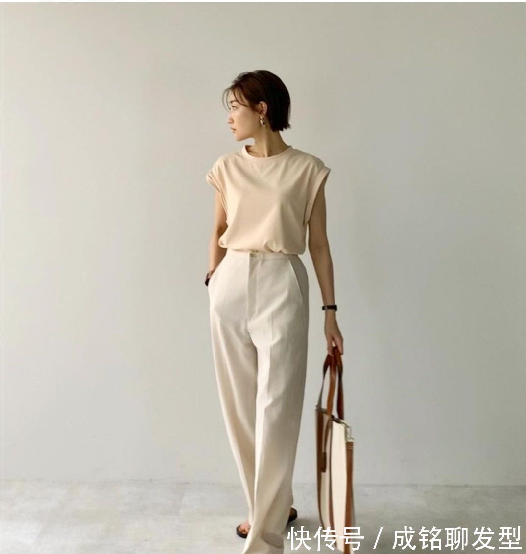 半身裙|这才是四十多岁女性的穿衣典范,简约大气又舒适,时髦减龄又有范