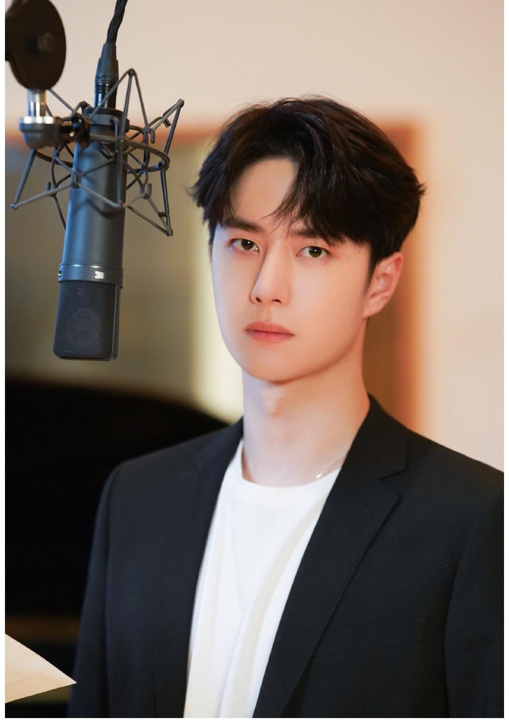 王一博《替我诉说》花絮照!