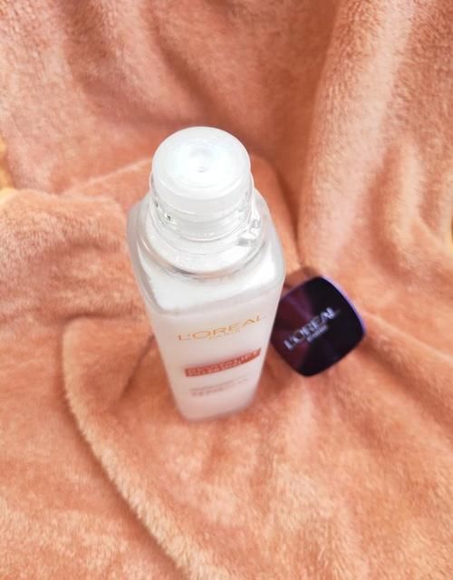 这个季节脸上特别干，友友们有没有用的比较好的护肤品？