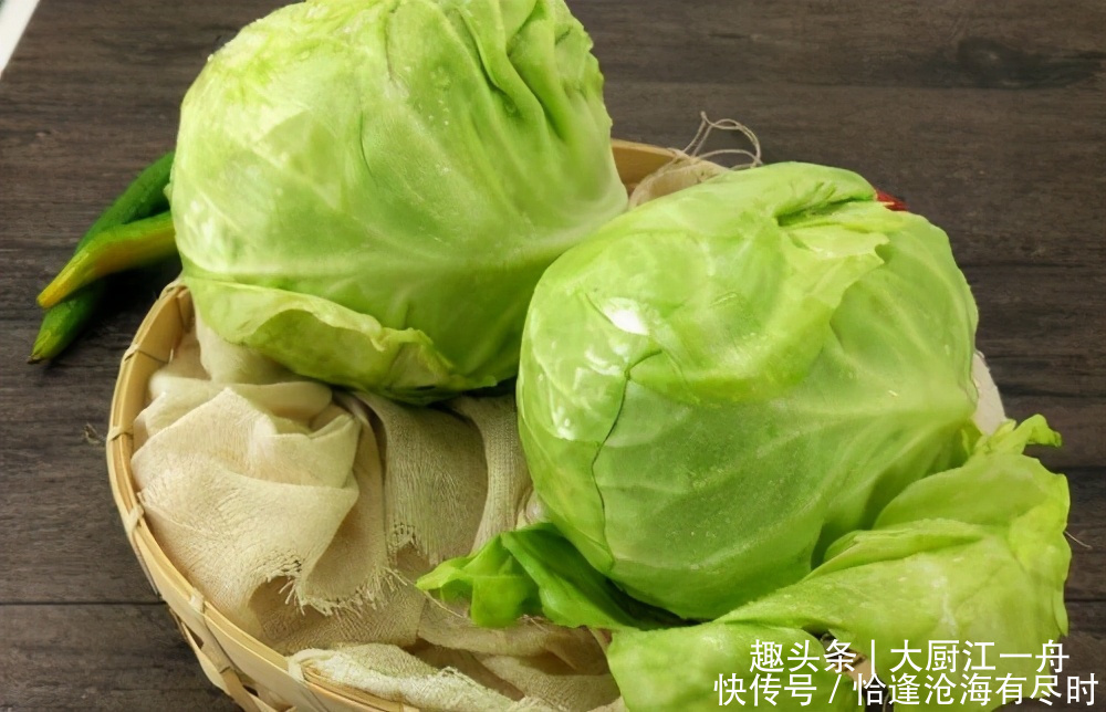 过瘾|手撕包菜想做好不简单,掌握这几招,包菜脆嫩不出水,比吃肉过瘾