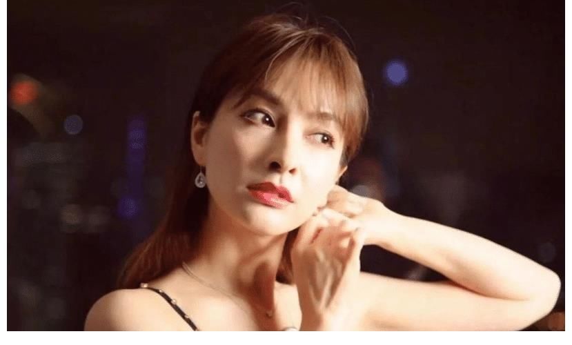 沒(méi)有了《快樂(lè)大本營(yíng)》，離開(kāi)何炅的吳昕，卻在別處挑起了大梁