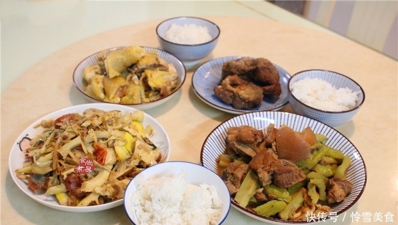 婆婆过来帮我清理冰箱,没买菜,午餐也吃得很丰盛,家的味道