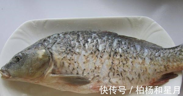 米饭|喉咙卡鱼刺怎么办别再喝醋、吞米饭了，教你一招轻松搞定！