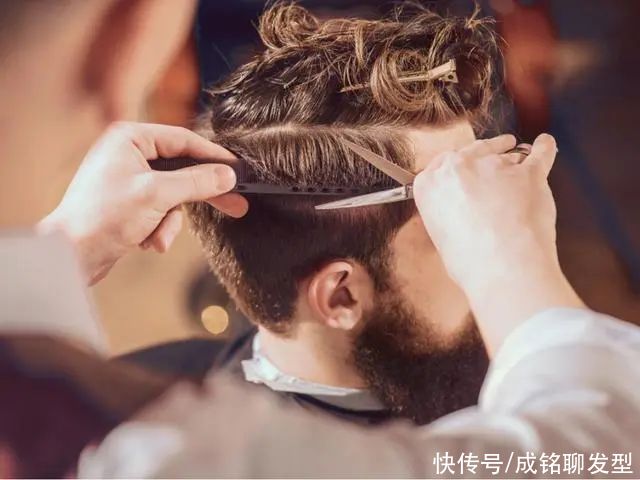 理发|剪发时必须“打薄”“打碎”吗？理发师专业解读：发型发量说了算