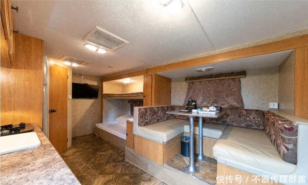 老年|徐凫岩步云谷，这个悬崖边上的房车营地，只需要自驾1小时