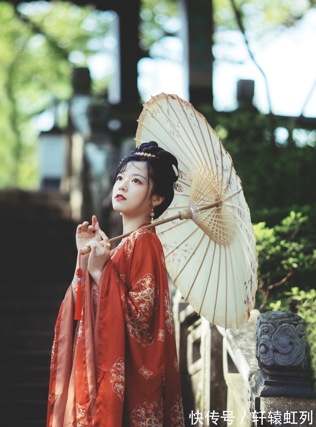 真情&七绝·十二首丨几张人面如花瘦,几次多愁善感时?