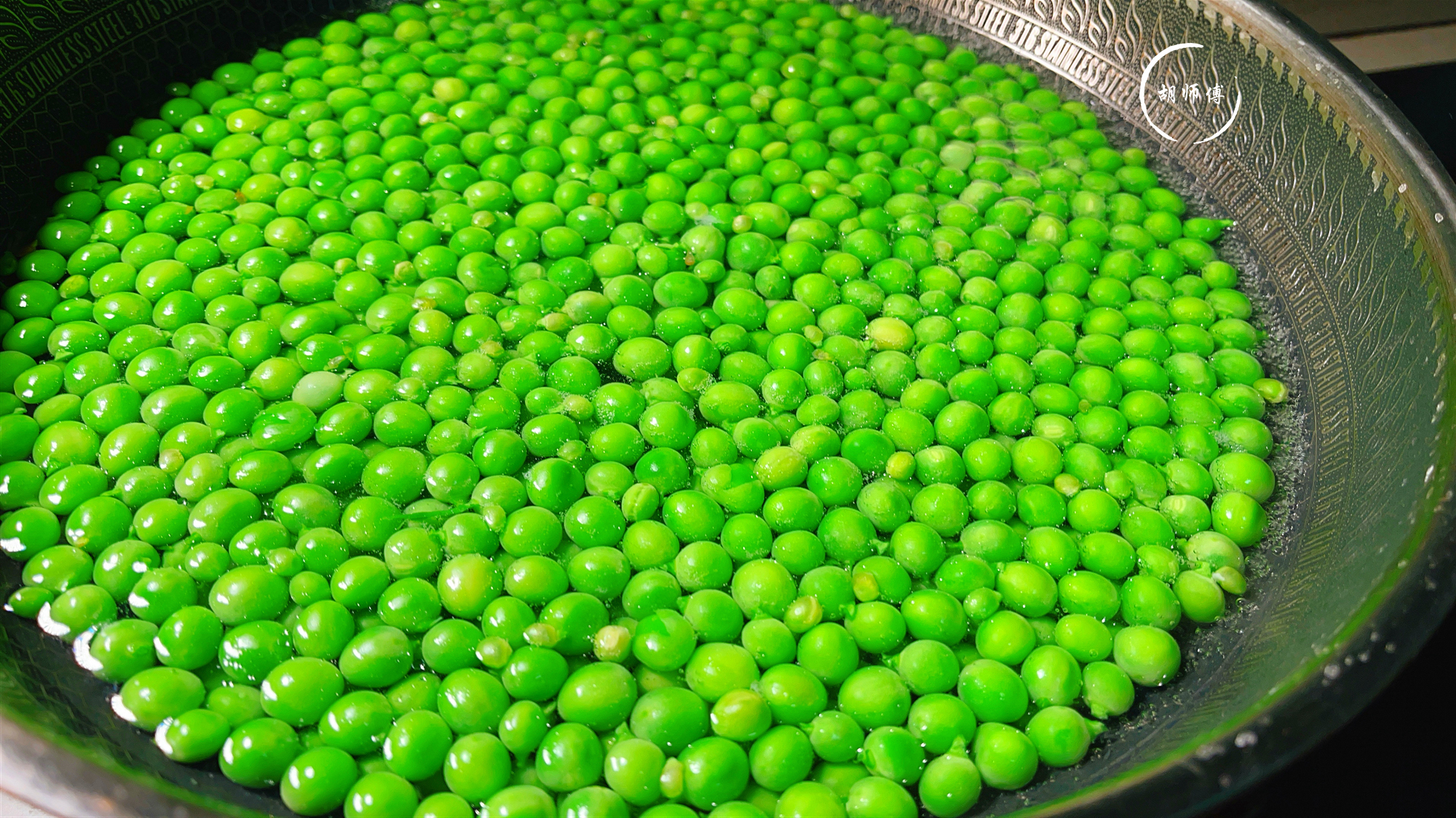 吃不完的豌豆，切记别直接放冰箱！老菜农教您一招，放1年都不坏