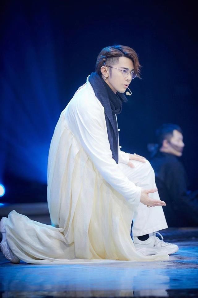 汪東城眩暈癥住院遺憾缺席舞臺 新節(jié)目挑戰(zhàn)喜劇獲期待