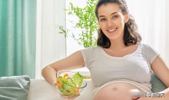 怀孕期间|孕妈尽量少吃这几类食物，不但有助于补钙，或许胎宝也开心！