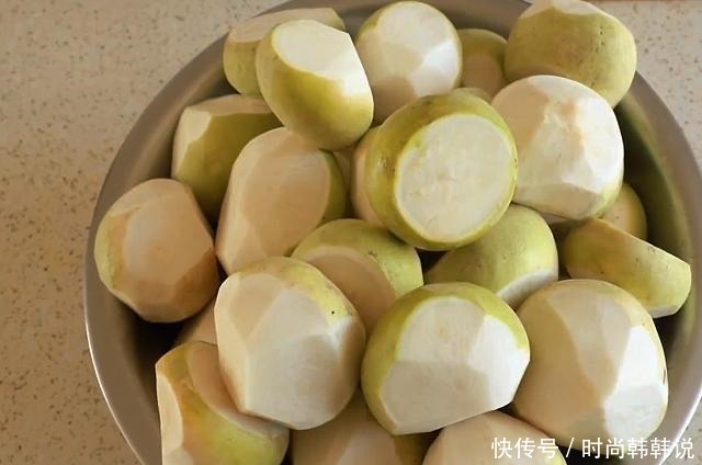 芥菜腌制有诀窍,放油放糖都不对,教你酸脆做法,下饭解馋