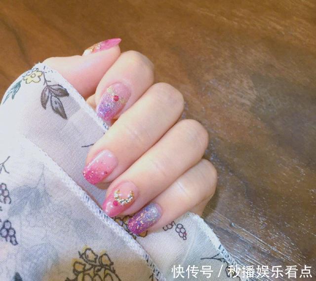 浪漫|浪漫的樱花季到了,赶快来跟女神们,get浪漫的仙女美甲吧