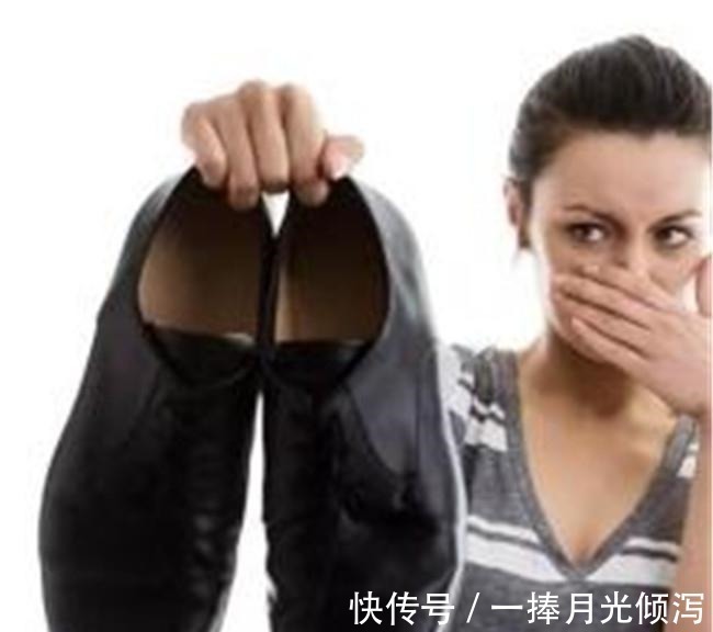 鞋子 鞋子太臭怎么快速去除 教你3个去鞋臭的方法, 轻松去除鞋子臭味!