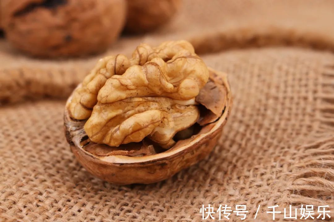 营养物质|中老年人别太节俭,这4种食物或可提升身体免疫力,平时可以多吃