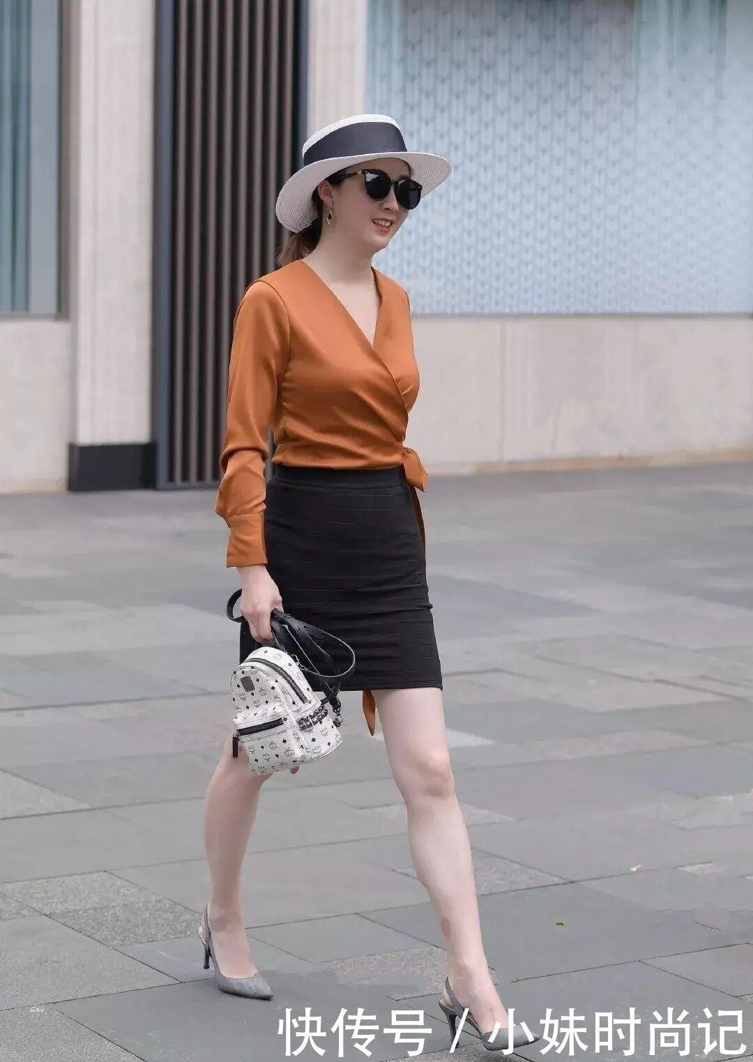 街拍“打底裤”过时了,你还在穿吗真正见过世面的女性都这么穿