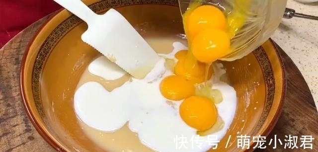 蛋糕液|6个鸡蛋，一碗面粉，教你做蛋糕，不用烤箱也能做，比买的还好吃
