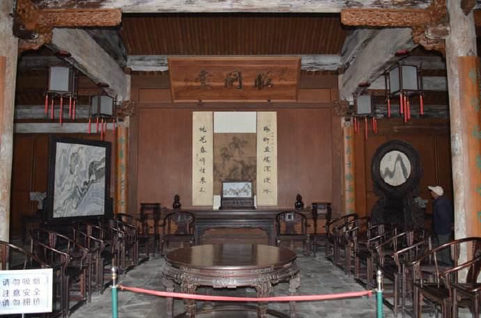 中年|无锡郊区隐藏着一低奢古宅,用金丝楠木建造,却因无人保护而衰败