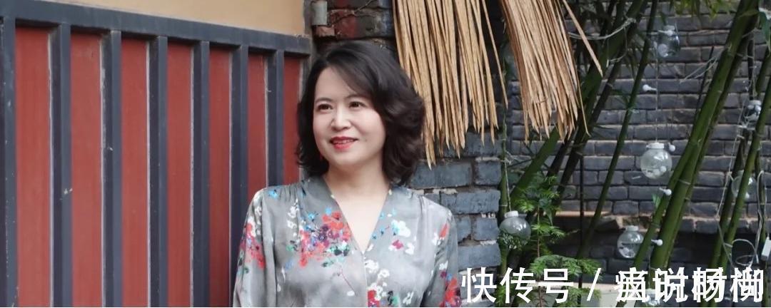 锡纸烫 适合50岁大圆脸女人的发型,选择适合自己的发型,才更显年轻