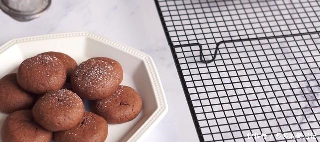 软心巧克力曲奇,麻薯爆浆拉丝粘糯浓香零食中的李奎妹妹