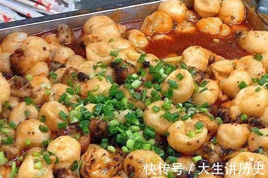 大学食堂里的饭菜个个别出心裁,学生看完泪流满面,太有心了