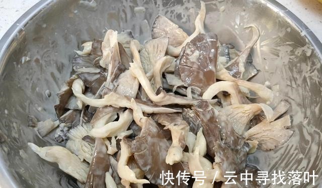 干炸蘑菇|餐馆里“很脏”的一道菜,不少人常会点,厨师下馆子却从不吃!