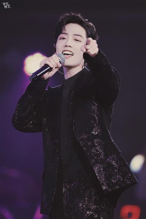 星光大赏|东方卫视大手笔,肖战成神秘压轴嘉宾,职黑气得无话说