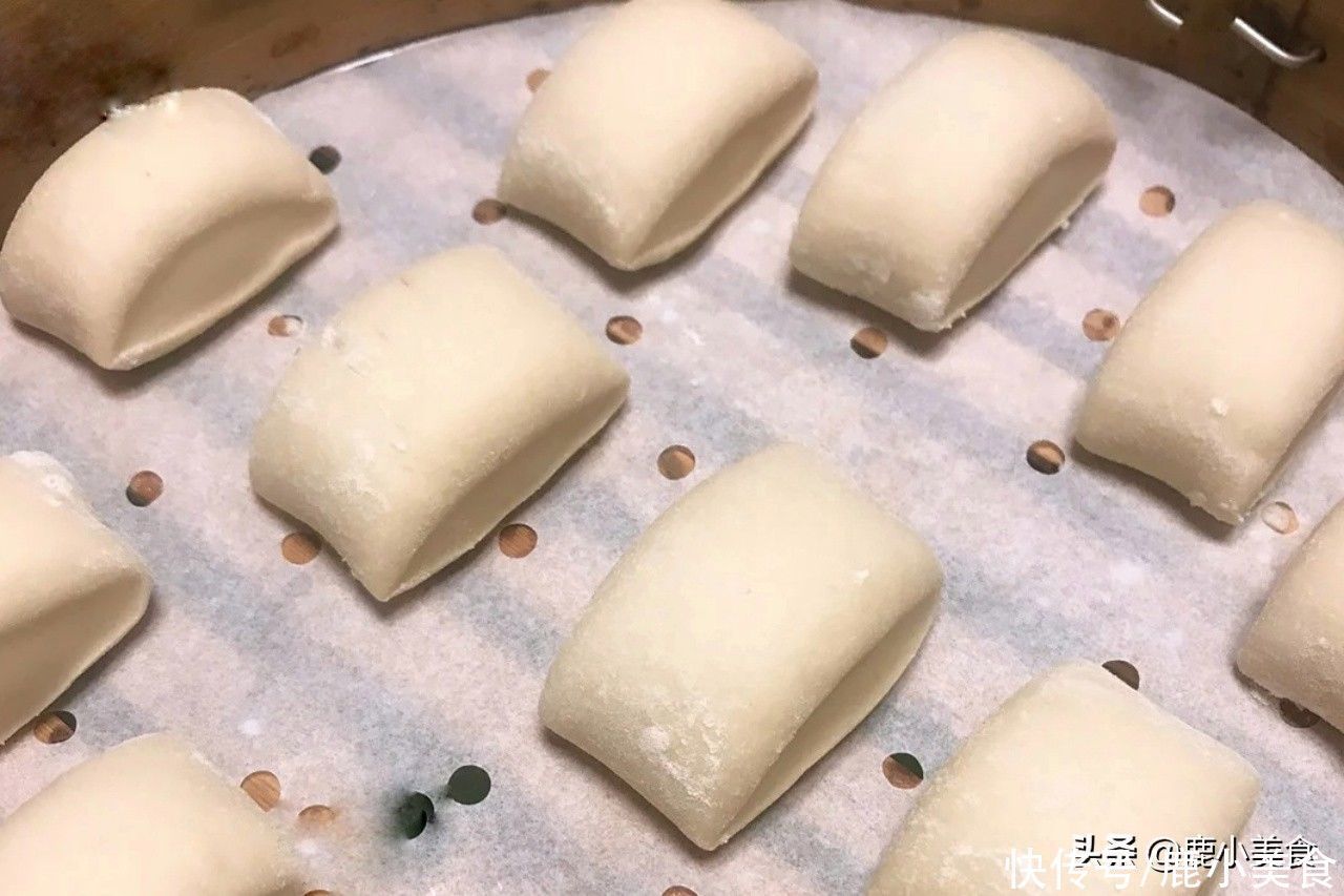 馒头不够蓬松还开裂？和面时多加2料，馒头个个蓬松暄软，真好吃