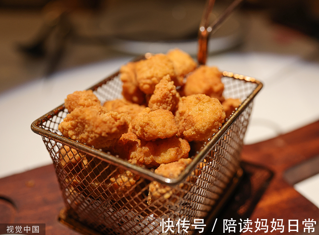 鸡米花懒人版做法，8块钱做一大盘，外酥里嫩还爆汁上桌抢着吃