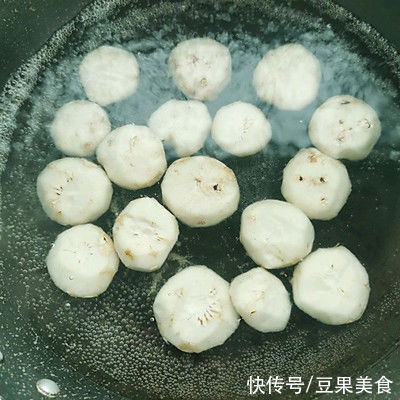 荸荠（马蹄）炒肉