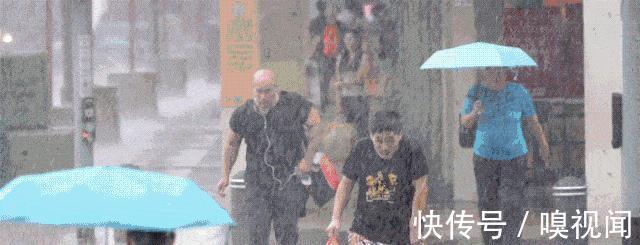 挎包|一个生活精致的女孩,挎包里除了口红之外,还少不了这3样东西