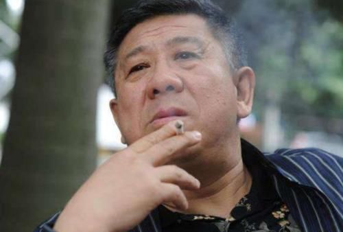 大叔|63岁老戏骨程煜大变样?烟酒不离身,好似“邋遢大叔”