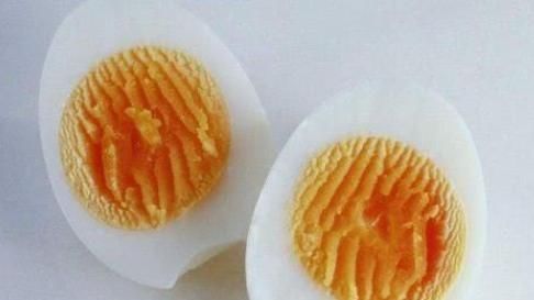 冷水|煮鸡蛋时,冷水下锅还是热水下锅很多人都做错,难怪鸡蛋不美味