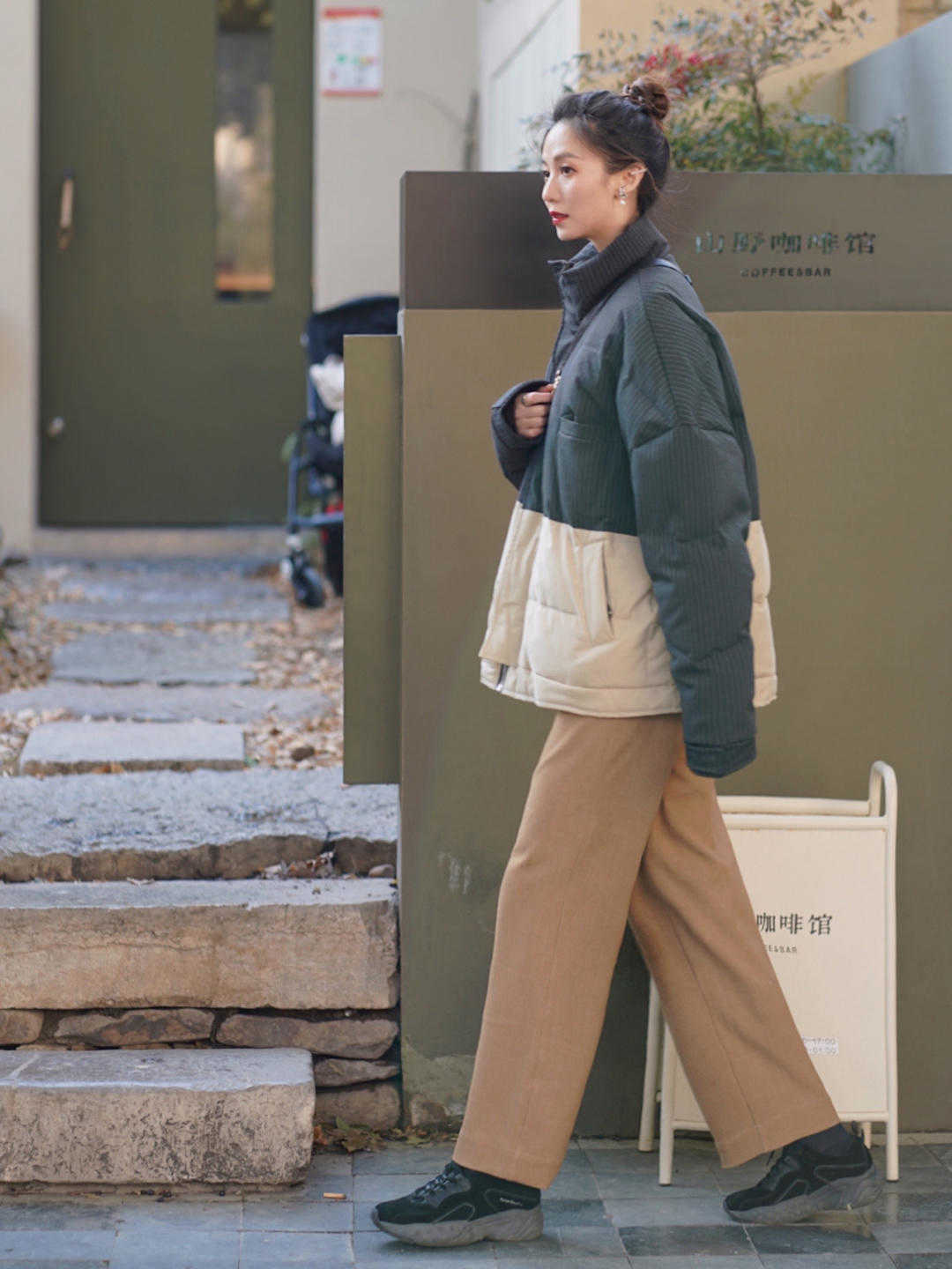 梨形身材 “阔腿裤”很适合梨形身材的女生,搭毛衣和外套温暖优雅,超好看