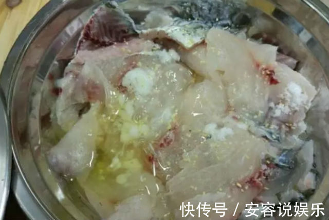 酸菜鱼用上这做法，鱼片滑嫩，酸菜爽口，食欲全开连汤都喝光