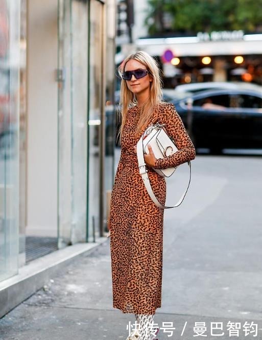 今年火了一种穿法叫“裙子+老爹鞋”,温柔舒适又减龄,照穿就美