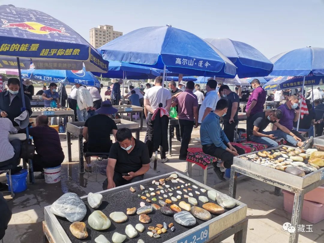 和田巴扎|房价下跌，籽料的价格也开始降了？和田巴扎上的行情成了这样