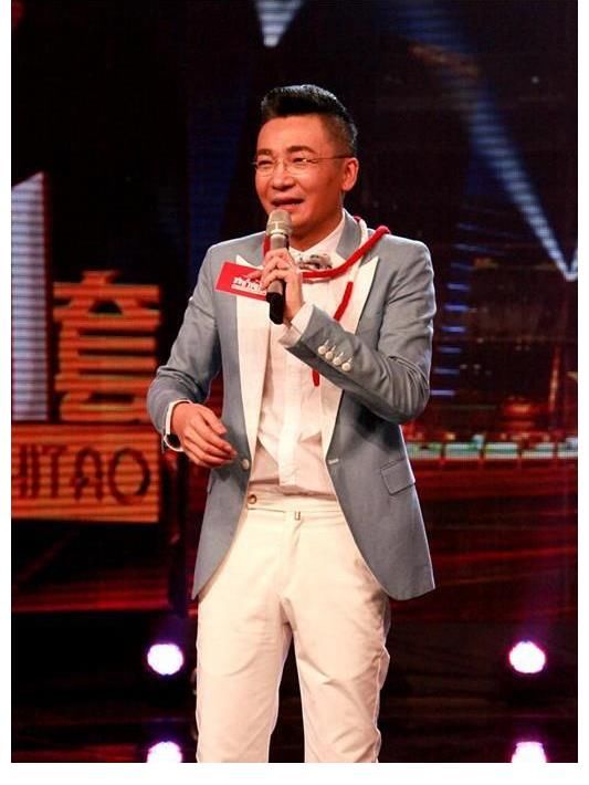 开心辞典|高博漂亮的老婆曝光，他没能成央视一哥，在生活中却是妥妥的一哥