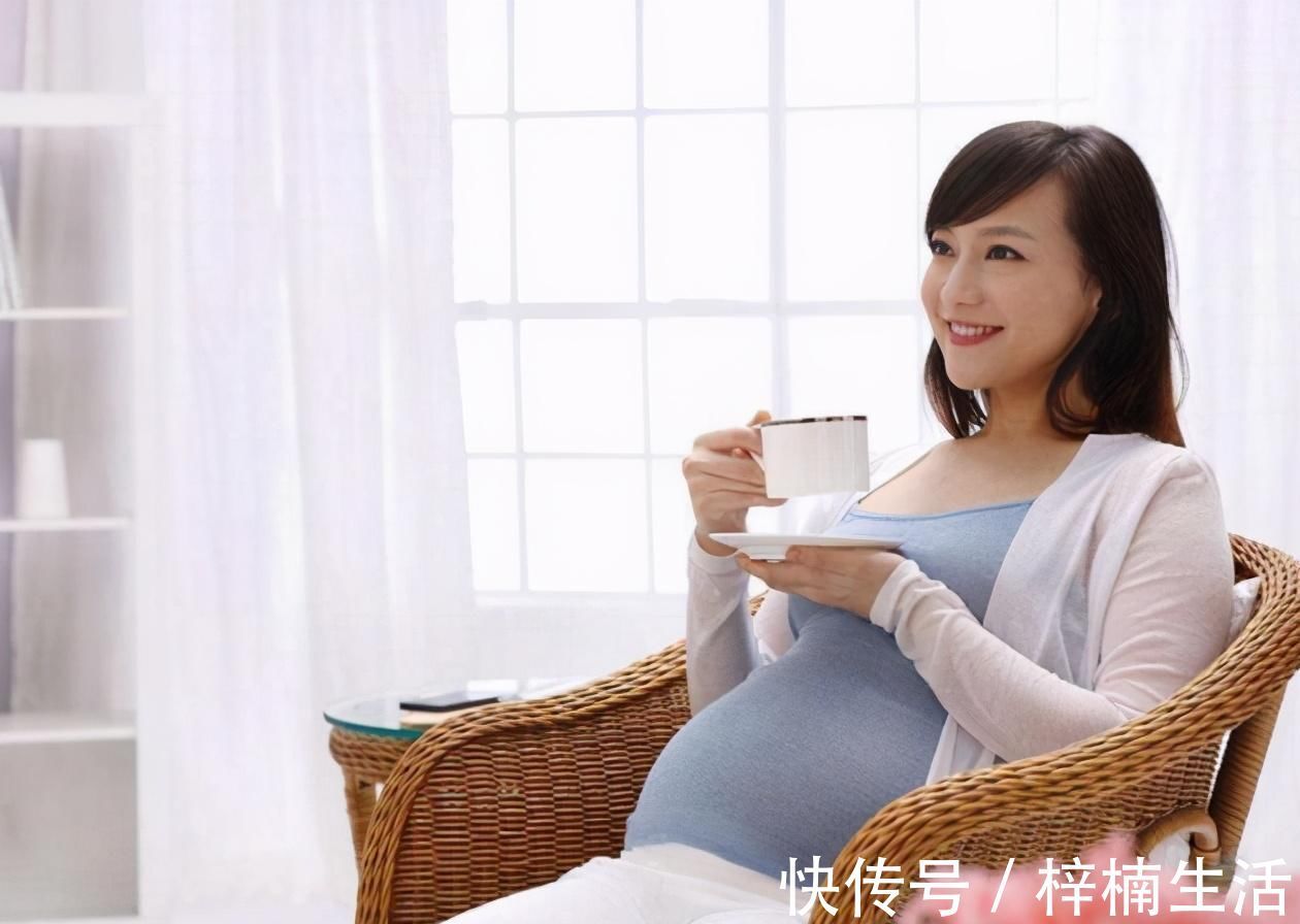 多喝水|孕期每天喝多少水合适?掌握正确“补水”方法,对胎宝宝有好处