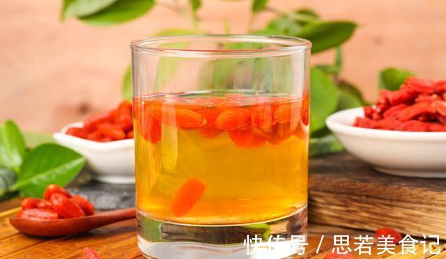 枸杞泡水|枸杞是早上吃好,还是晚上吃好?吃对时间才是“宝”,早作了解