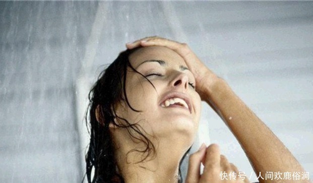 一个月|剖腹产的女性多长时间才可以“洗澡”产科大夫给了建议,别忽视