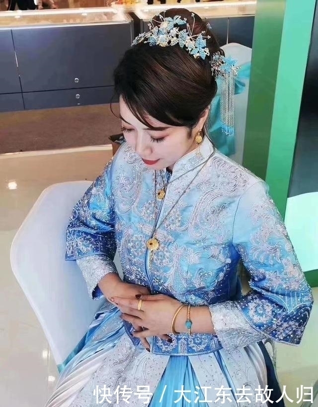 佩戴手镯|手镯是最具东方女性魅力的首饰,这些佩戴寓意和好处,你要知道