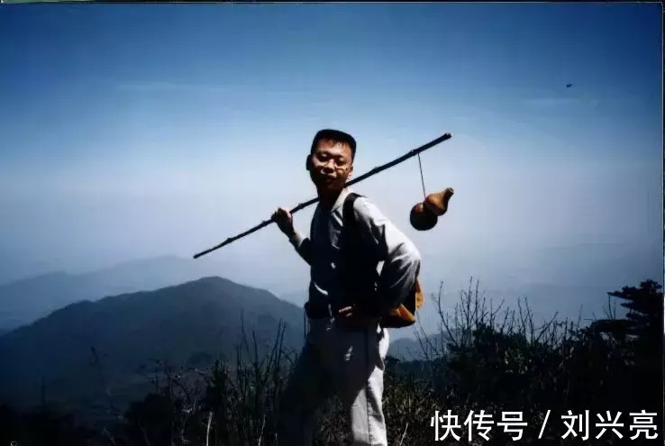 余光中$2022距离2000已经过去22年了,与2000距离1978同样远