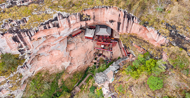 岩洞|中国“坚强寺”，靠1柱支撑875年，不打1钉不盖1瓦日本学者模仿称奇！