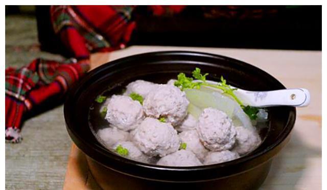 马蹄粉|肉丸子弹牙关键在三样，一样是鸡蛋，一样是淀粉，还有一样没听过