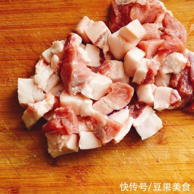 家常红烧肉，做出来肥而不腻很简单，年夜饭桌上的一道硬菜，好吃